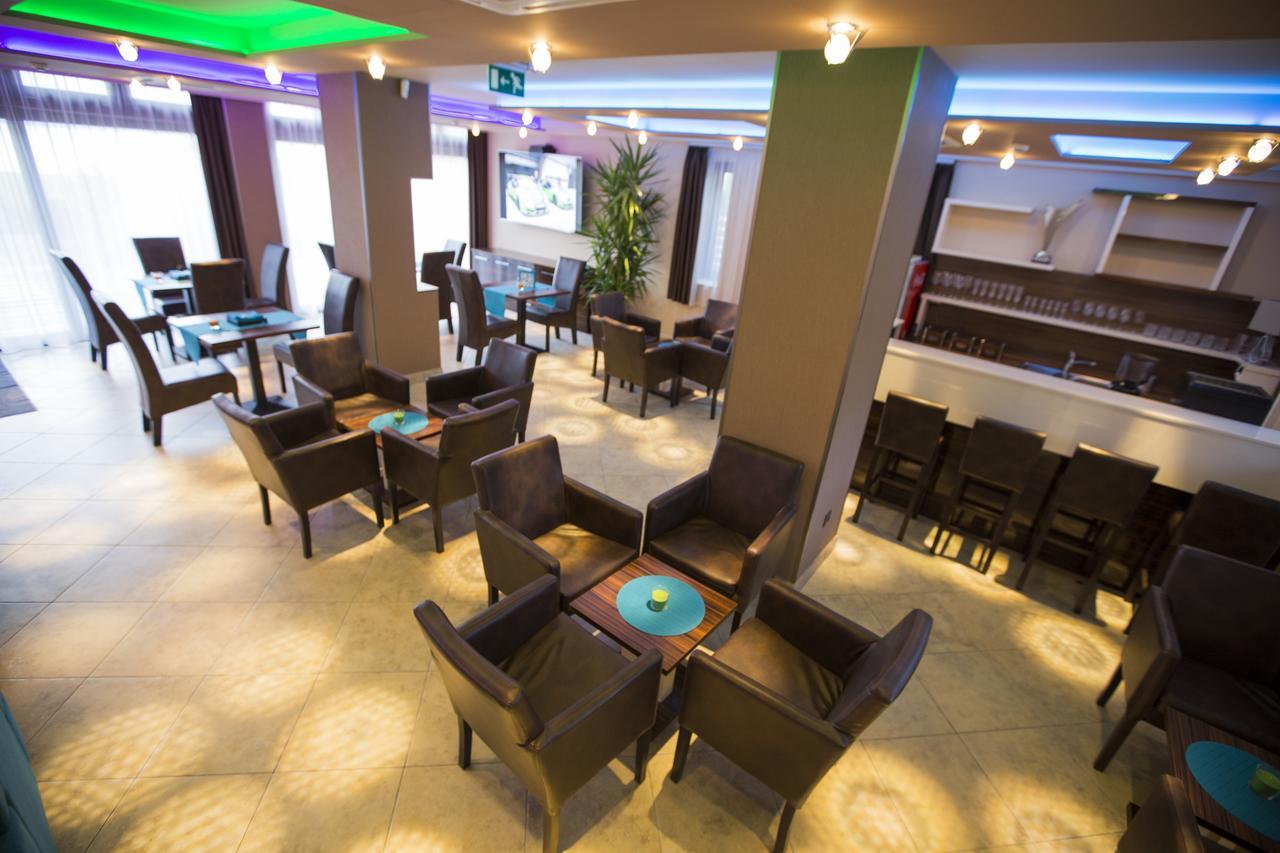 Pole Position Beach Hotel Balatonszarszo Εξωτερικό φωτογραφία